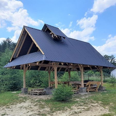 Hotel Chochlik Ustrzyki Dolne Exterior foto